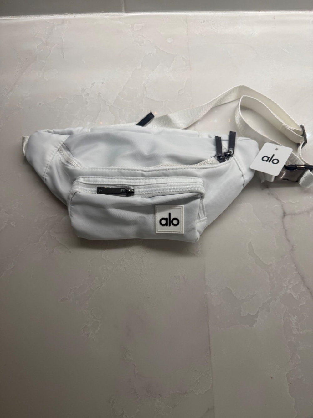 ALO Yoga Fanny Pack White - 3 Pockets